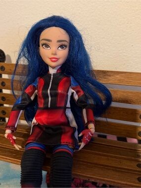Disney Descendants 3 Evie Doll Hasbro